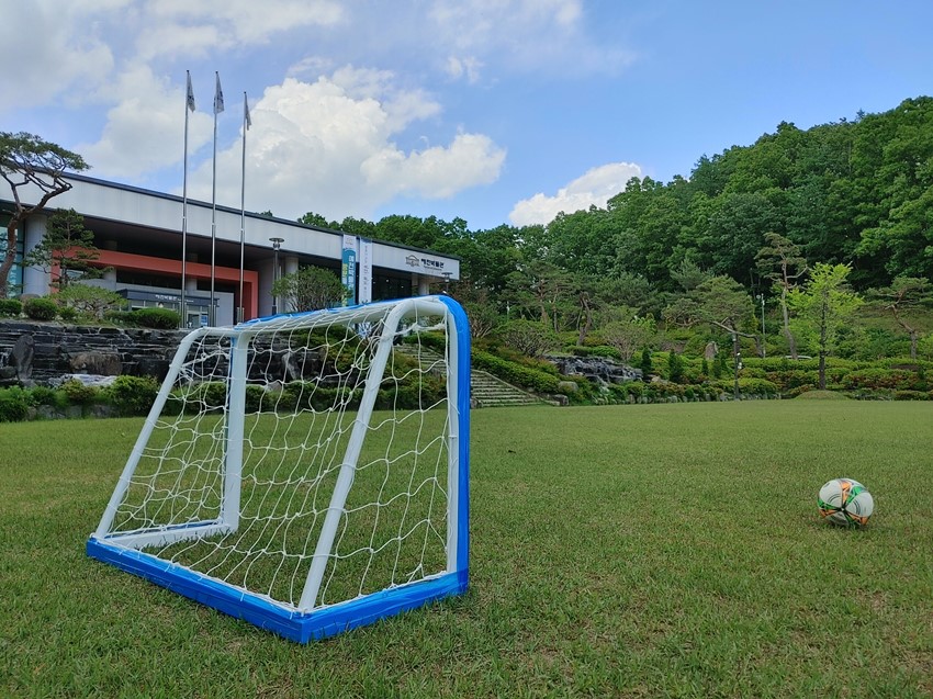 2.예천박물관 잔디밭 축구골대 설치